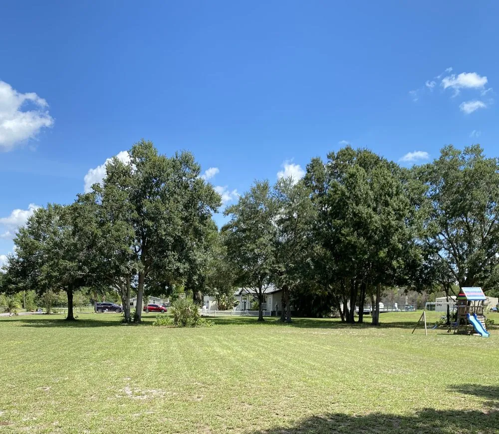 Top-rated lawn mowing service in Riverview, FL - Sunbreeze Lawn Care