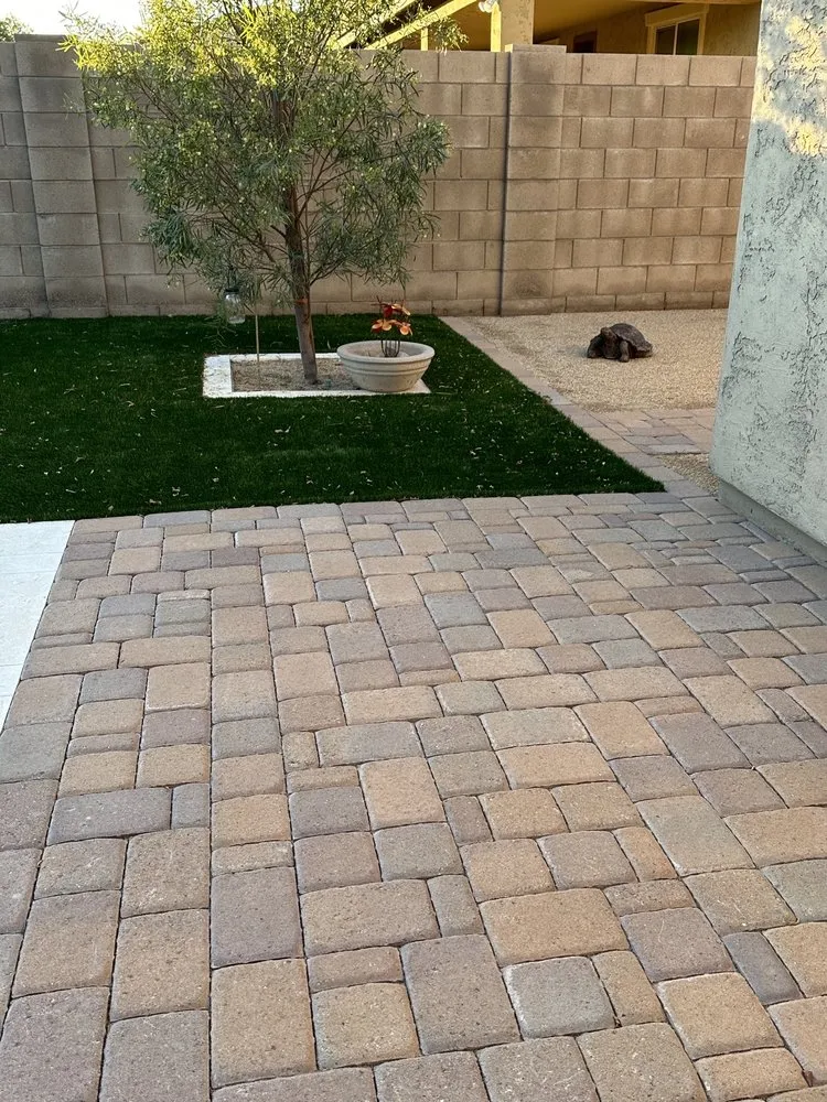 Reliable lawn care service experts serving Peoria, AZ - Sunburst Landscaping