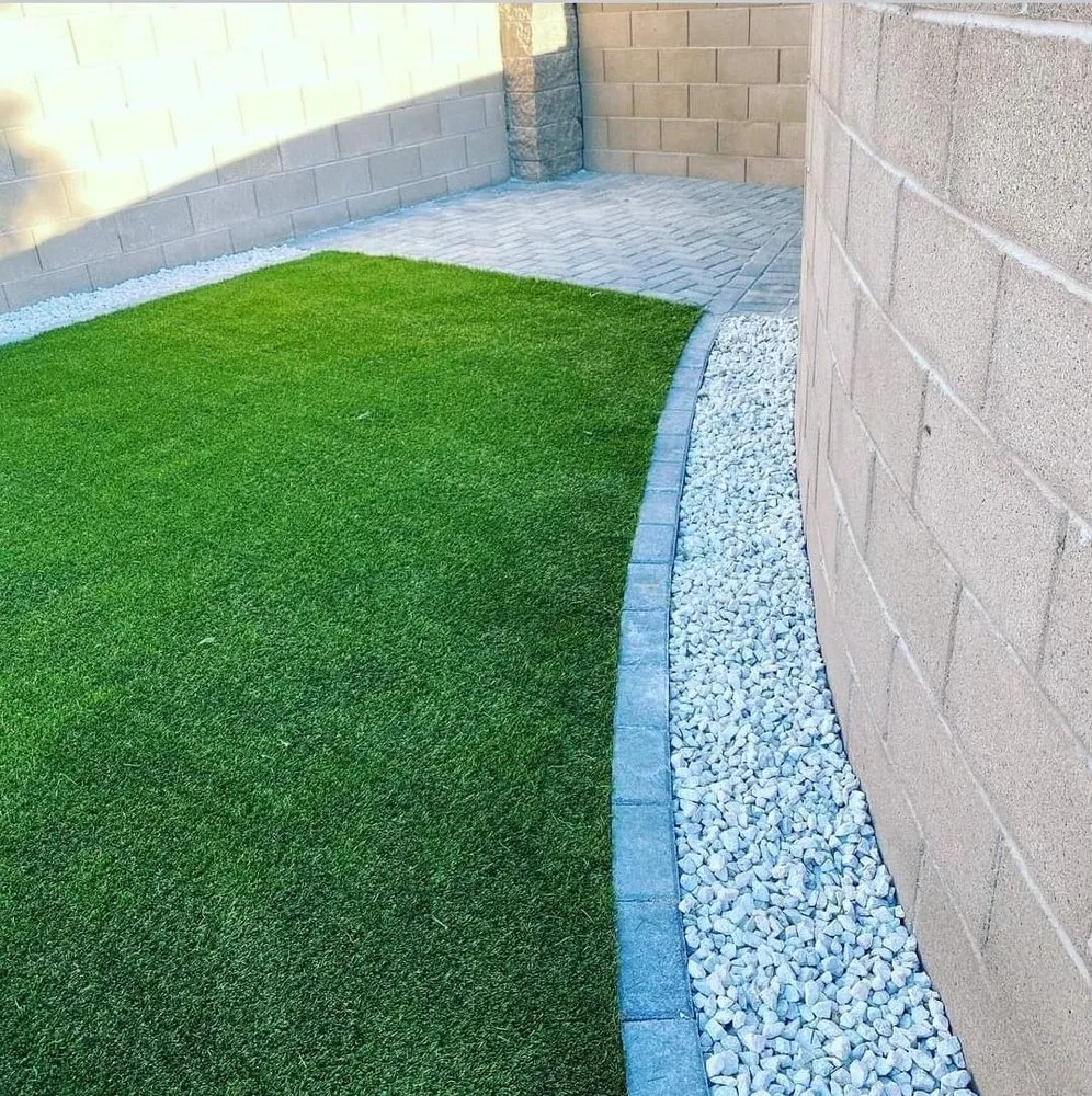 Expert outdoor landscaping experts serving Mundelein, IL - Suncity Landscaping