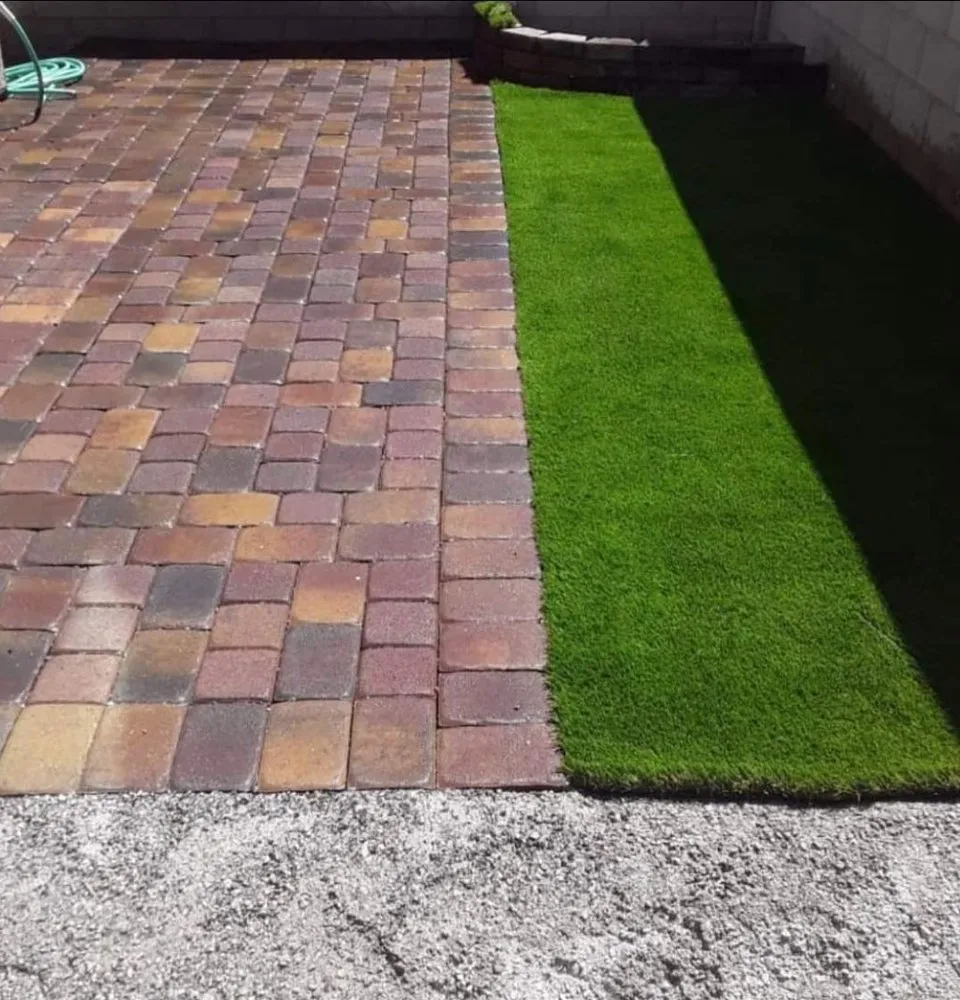 Custom landscape design in Mundelein, IL by Suncity Landscaping