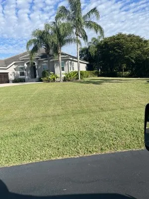 Suncoast Lawn Care Logo