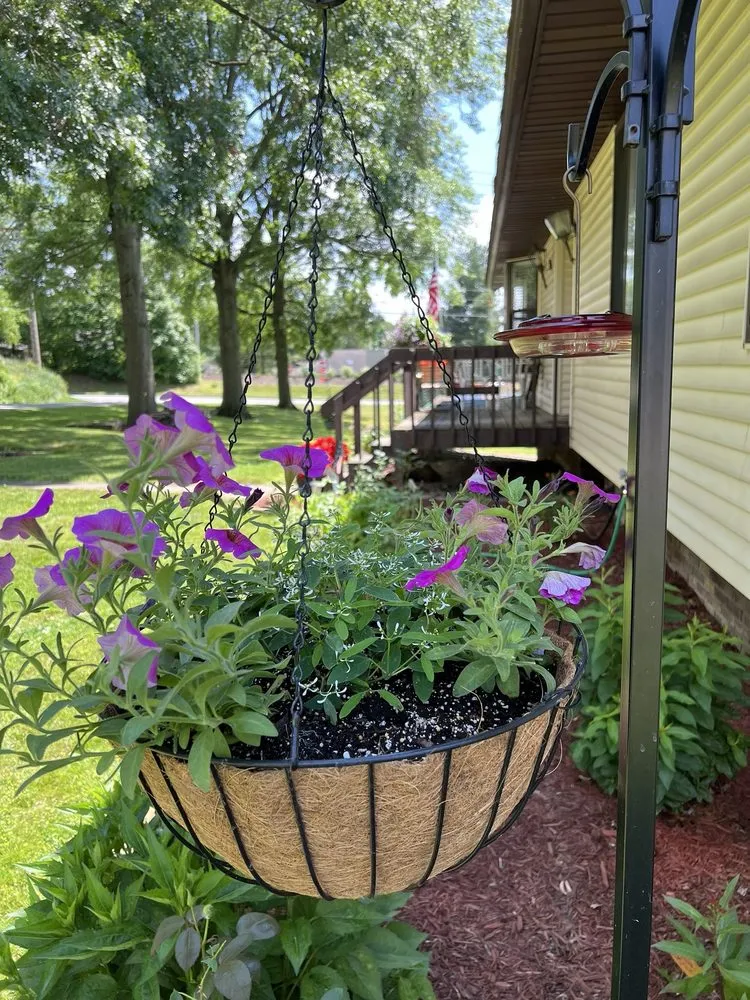 Expert garden landscaping for beautiful yards in Peninsula, OH by Suncrest