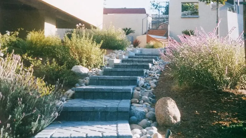 Reliable lawn mowing service experts serving Royal Oaks, CA - Sundance Landscapes