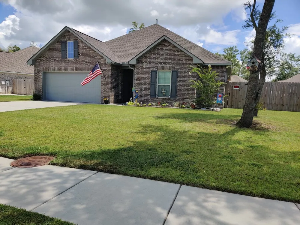 Reliable lawn mowing service experts serving Ocean Springs, MS - Sundown Pressure Washing