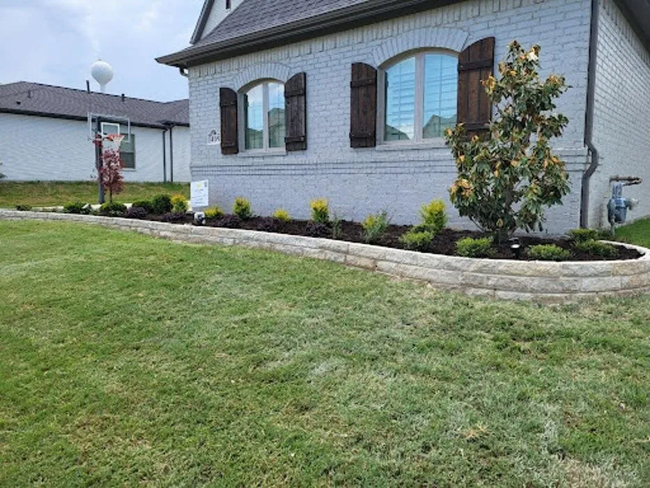 Expert lawn mowing service experts serving Dallas, TX - Sundrop Gardens Landscaping