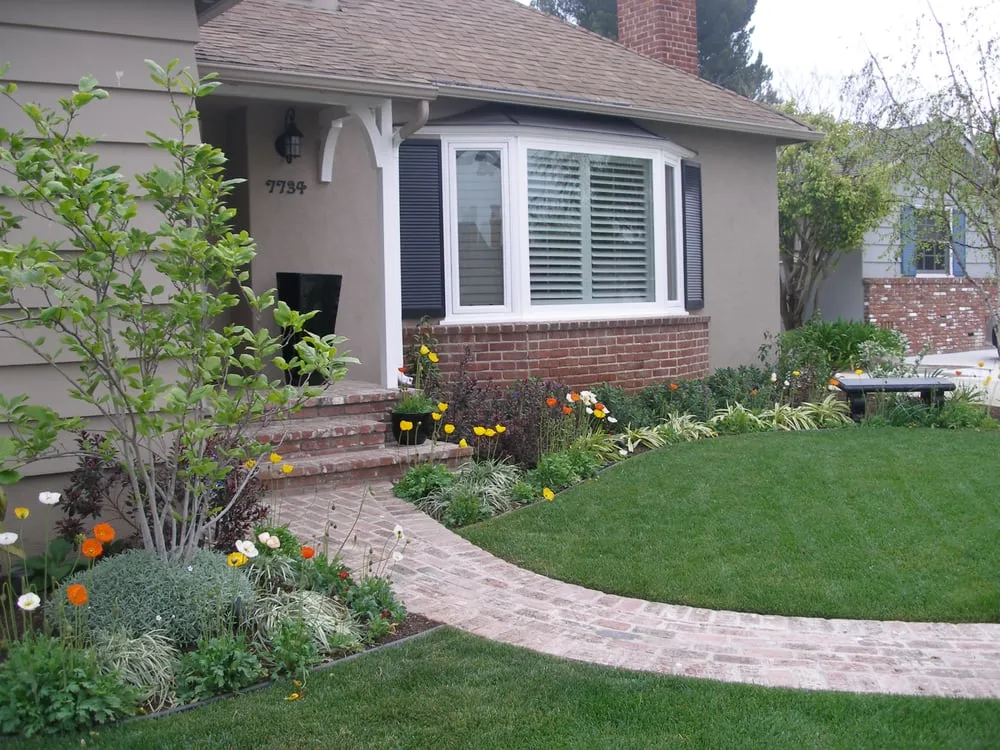 Reliable yard maintenance experts serving Marina Del Rey, CA - Sunflower Landscape