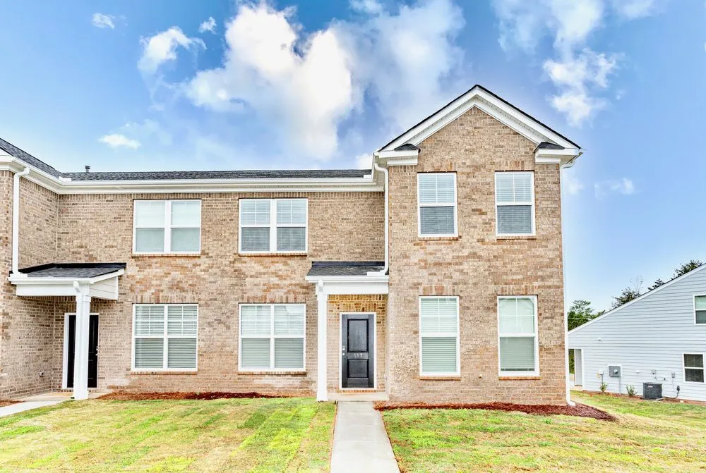 Expert lawn mowing service experts serving Belton, SC - Sunhippie Lawn Care