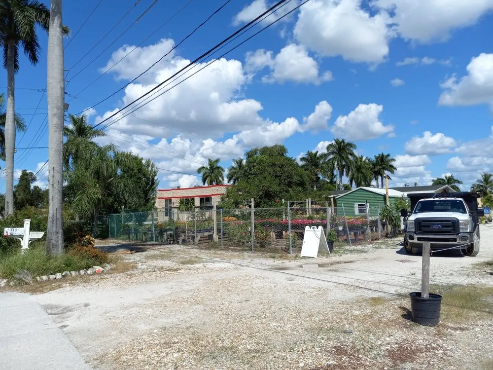 Custom lawn care service experts serving Fort Myers, FL - Sunman's Nursery & Landscaping