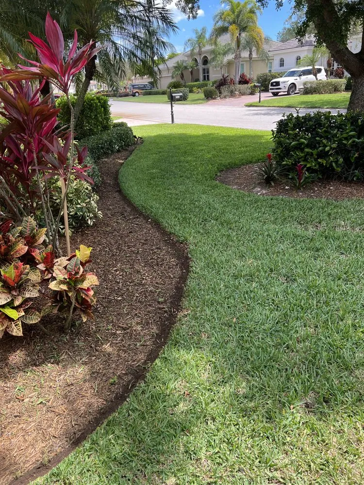 Top-rated garden landscaping for homes in Lehigh Acres, FL by Sunnscapes