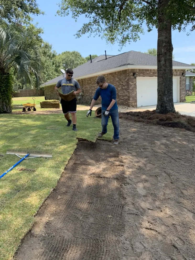 Local residential landscaping for beautiful yards in Gulf Breeze, FL by Sunny Dayz Lawn Care