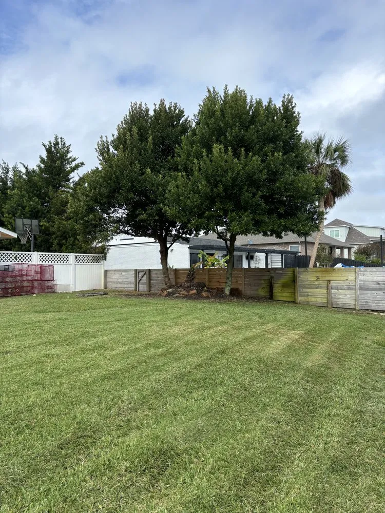 Custom garden landscaping in Gulf Breeze, FL - Sunny Dayz Lawn Care