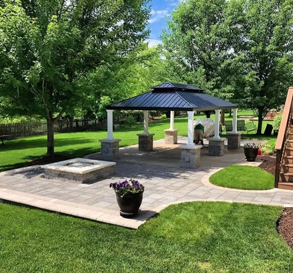 Professional garden landscaping in Naperville, IL - Sunny Landscaping & Pavers