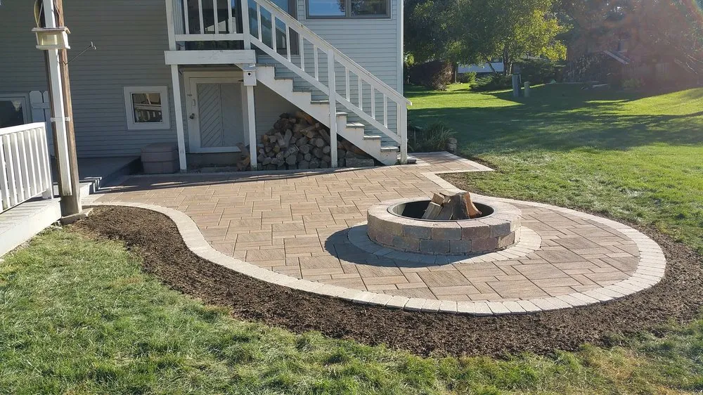 Professional residential landscaping in West Chicago, IL - Sunnyside Landscaping & Tree Service