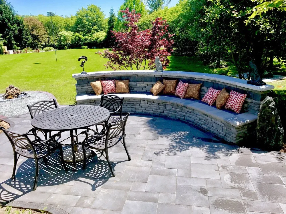 Custom garden landscaping experts serving West Chicago, IL - Sunnyside Landscaping & Tree Service