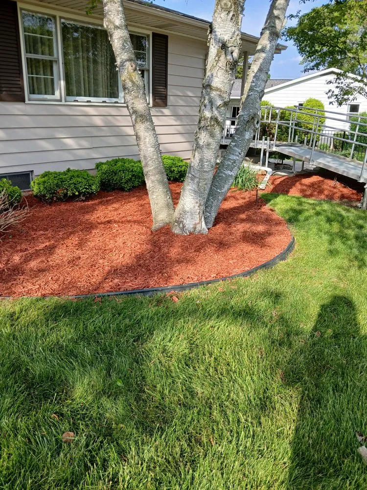 Professional outdoor landscaping experts serving Grand Rapids, MI - Sunnyside Landscaping