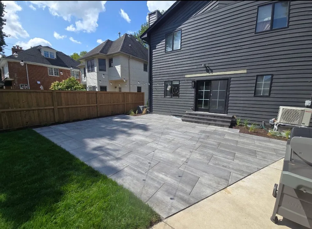 Reliable lawn mowing service in Bridgeview, IL - Sunnyview Landscaping