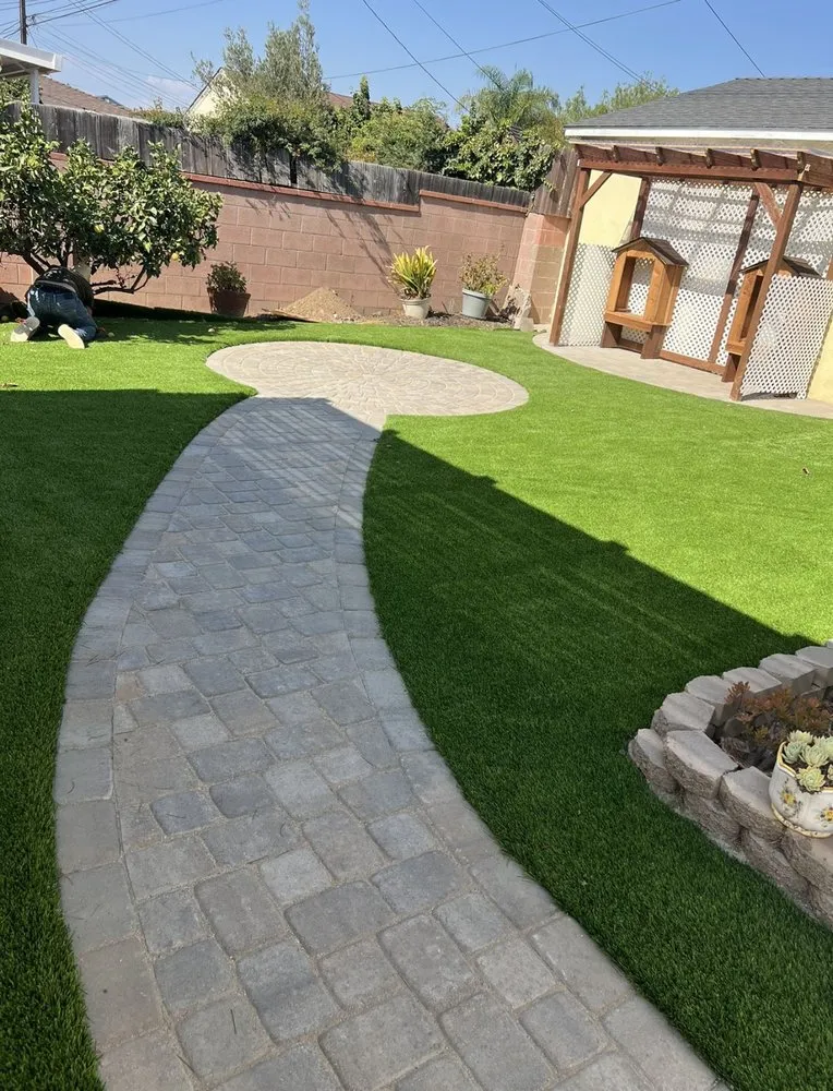 Professional outdoor landscaping experts serving Las Vegas, NV - Sunrise Hardscape