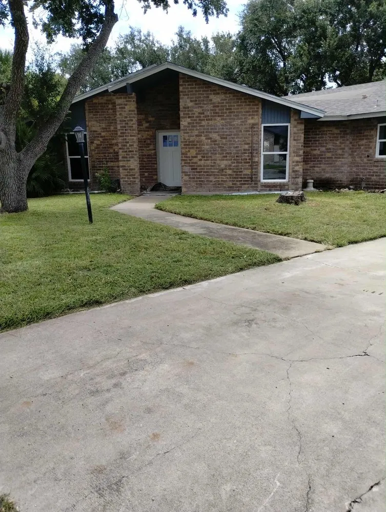 Custom garden landscaping for year-round maintenance across Corpus Christi, TX - Sunrise Lawn Care