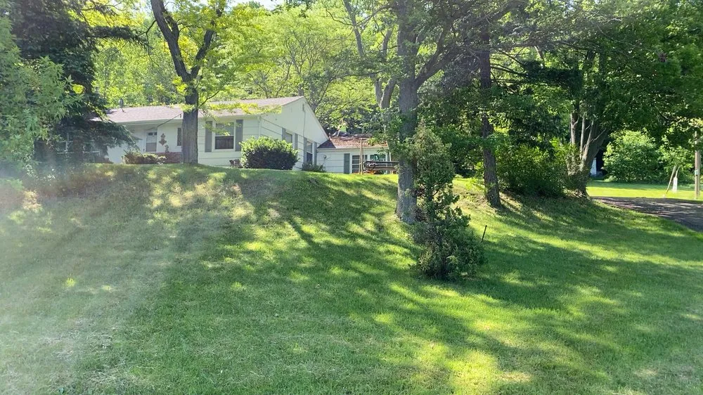 Custom garden landscaping in Niagara Falls, NY - Sunrise Maintenance of WNY