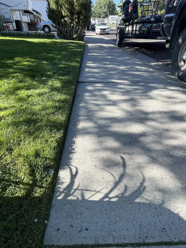 Local yard cleanup service for beautiful yards in Elko, NV by Sunrise Yard Service