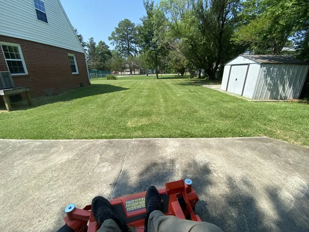 Reliable yard cleanup service in Newport News, VA by Sunrize Landscape