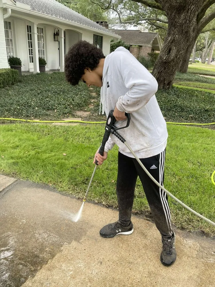 Local lawn care service with custom design in Houston, TX by Sunset General Cleaning