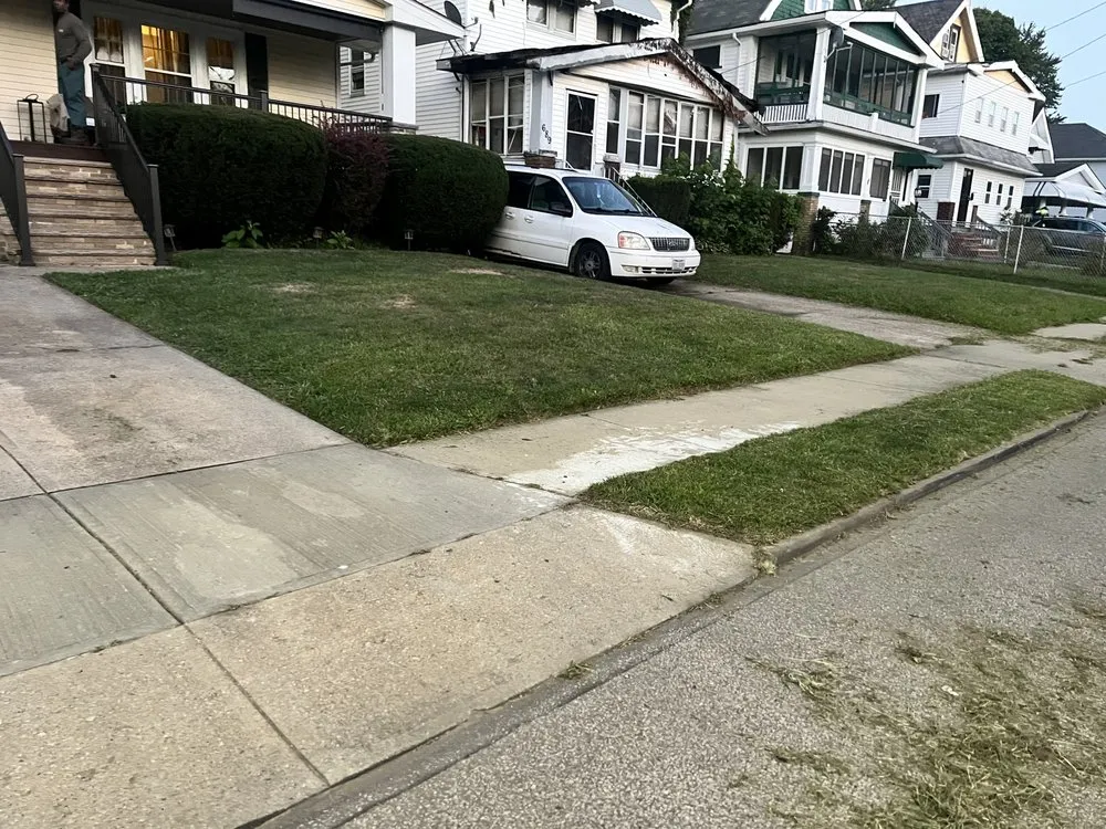 Top-rated residential landscaping in Maple Heights, OH by Sunshine & Co