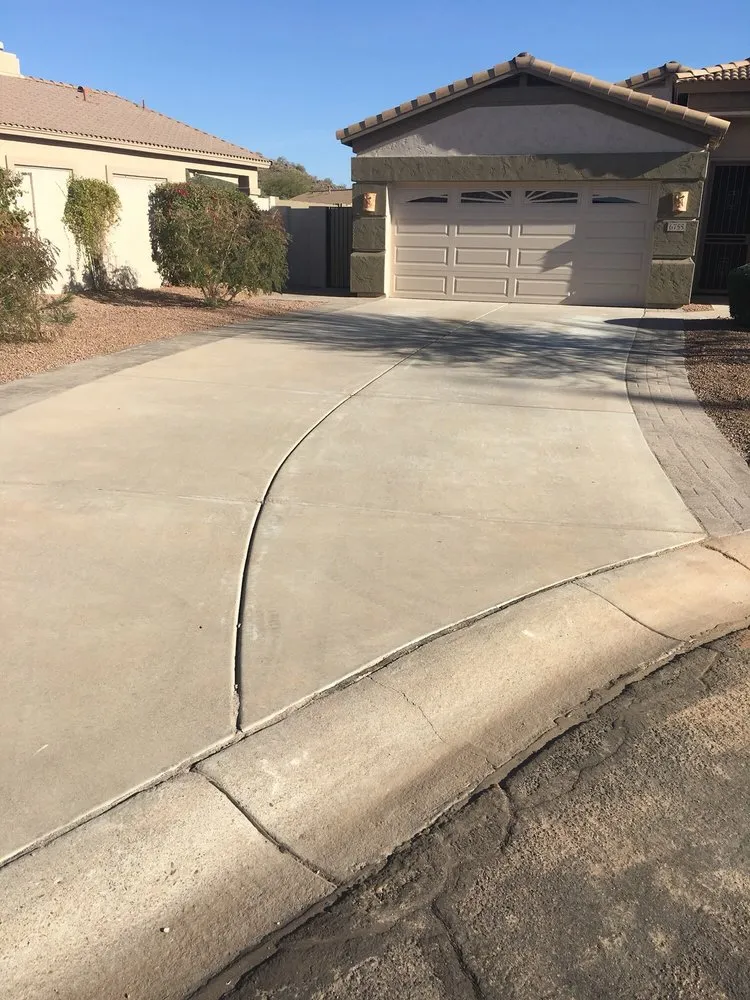 Top-rated yard cleanup service in Apache Junction, AZ - Sunshine Clean-Up Crew