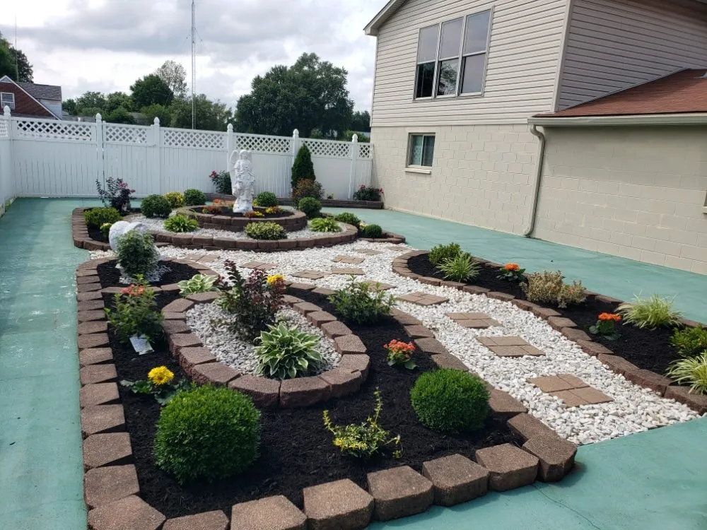 Reliable landscaping services in Mount Washington, KY by Sunshine Cleaning & Landscape