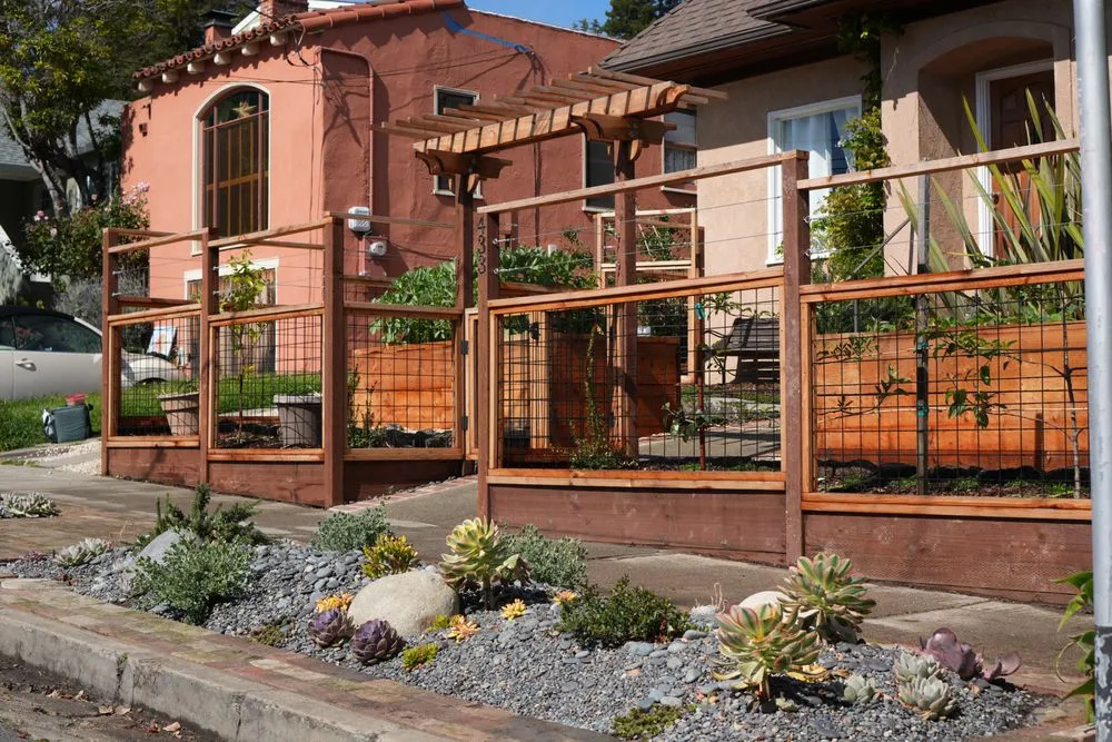 Expert lawn mowing service experts serving Oakland, CA - Sunshine Gardens Landscaping