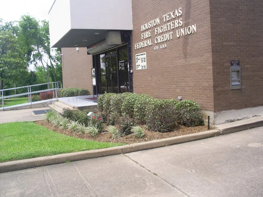 Top-rated yard maintenance experts serving Houston, TX - Sunshine Landscape & Irrigation