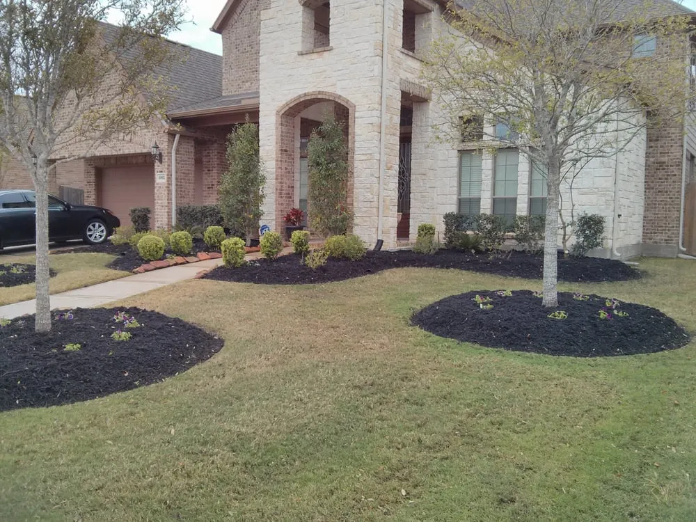 Expert lawn care service for homes across Houston, TX - Sunshine Landscape & Irrigation