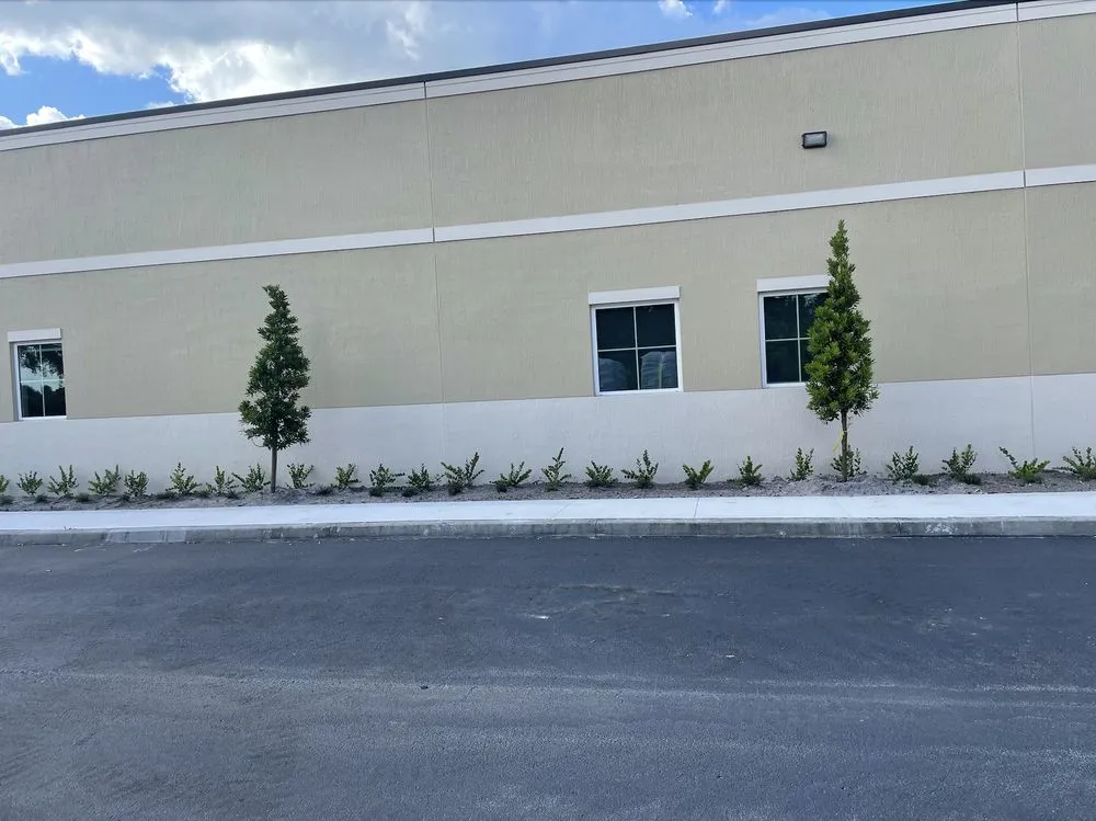 Expert garden landscaping for homes in Fort Pierce, FL by Sunshine Landscaping