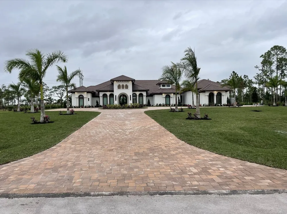 Custom yard maintenance in Fort Pierce, FL - Sunshine Landscaping