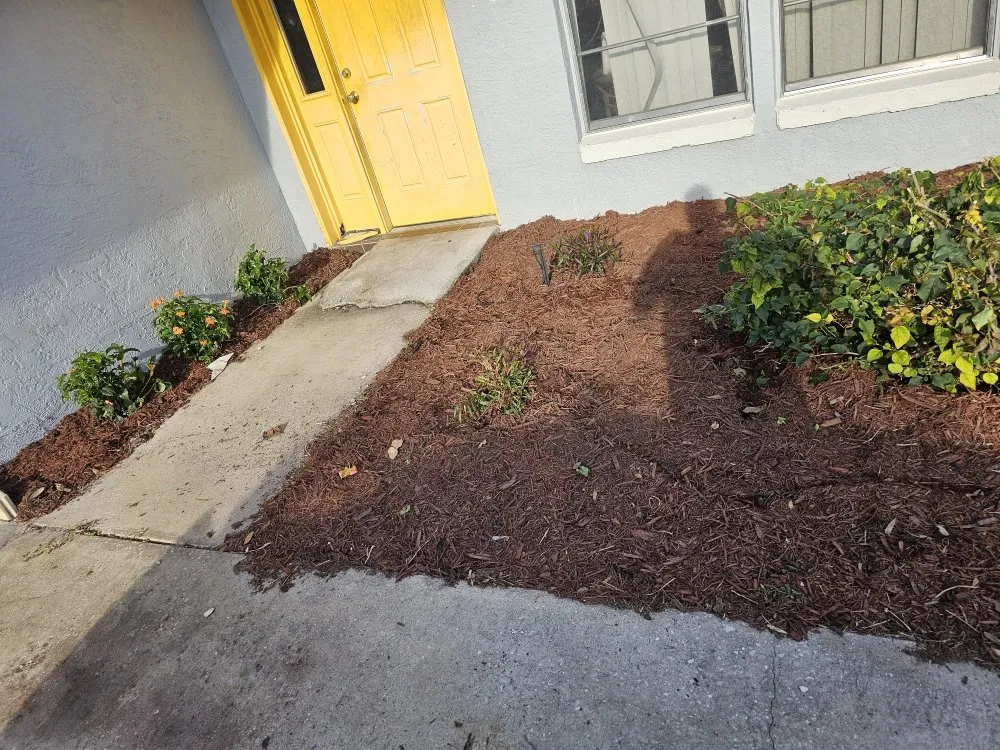 Top-rated garden landscaping for residential properties in Frostproof, FL by sunshine Landscaping Management