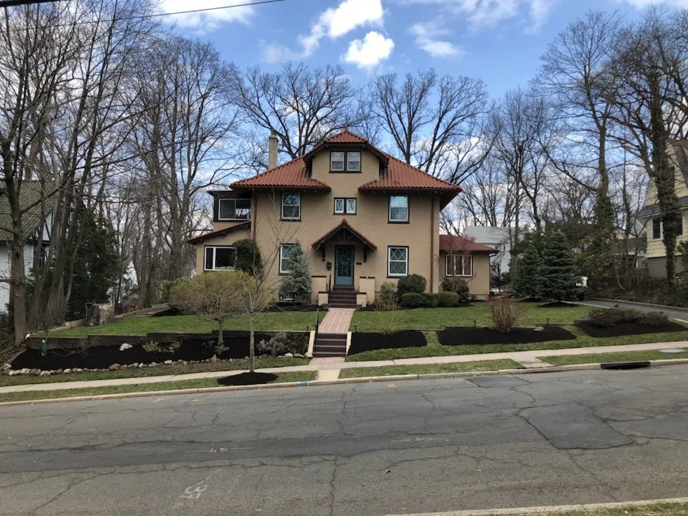 Professional yard cleanup service in Lyndhurst, NJ - Sunshine Lawn & Landscaping