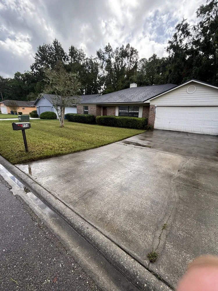 Trusted yard maintenance for residential properties across Middleburg, FL - Sunshine Lawn Solutions