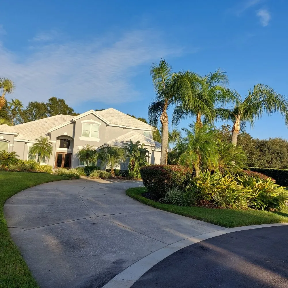 Custom lawn care service for beautiful yards across Ocoee, FL - Sunshine Pro Lawn Care