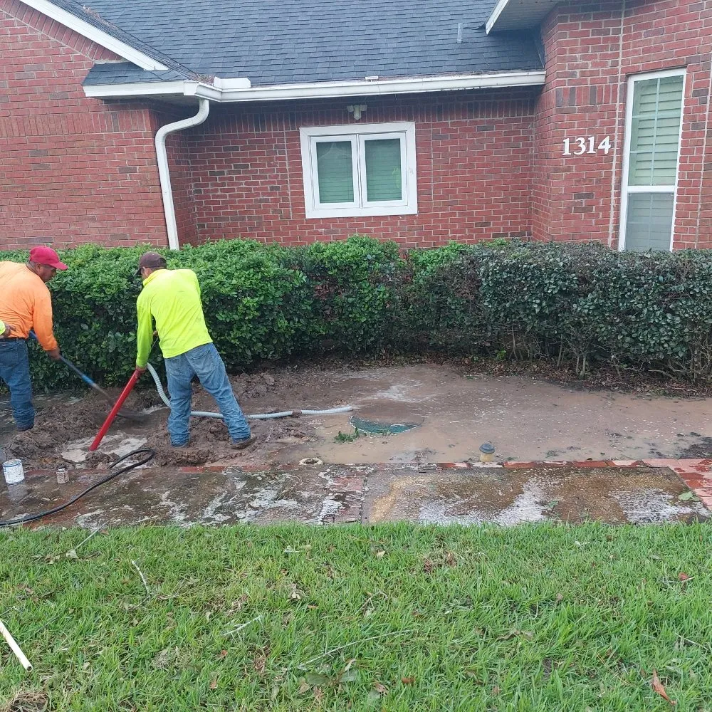 Top-rated lawn care service experts serving Ocoee, FL - Sunshine Pro Lawn Care