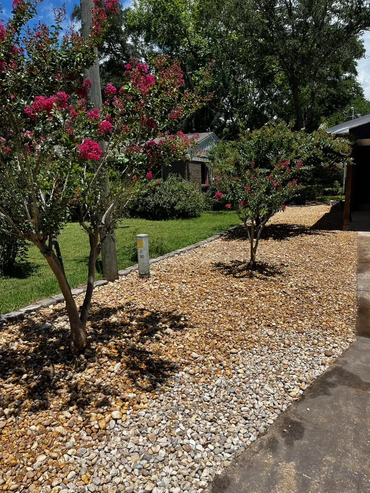 Top-rated lawn mowing service in Navarre, FL by Sunshine Standard Landscape