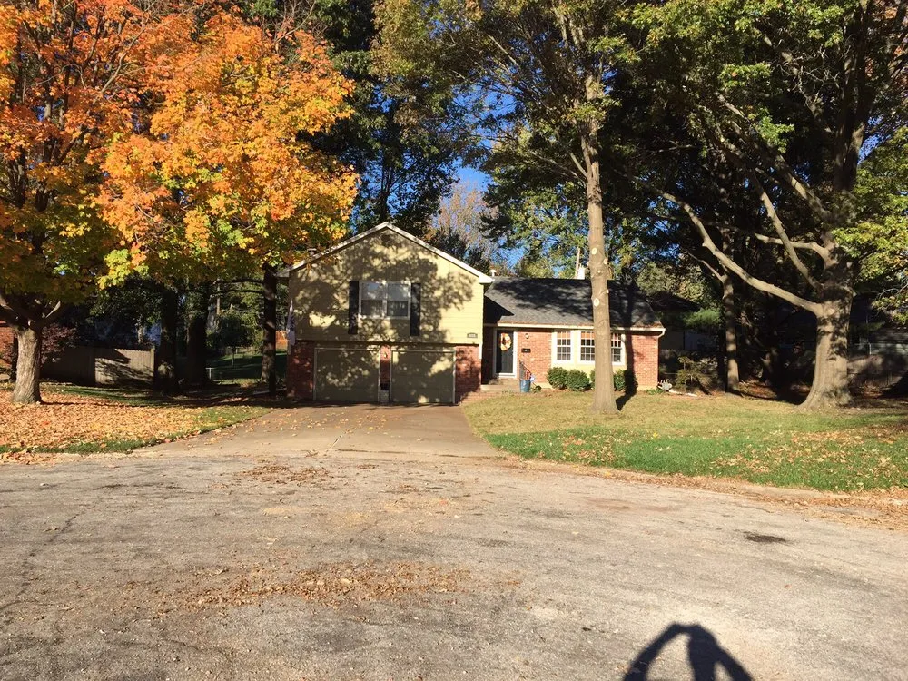 Top-rated landscape installation in Overland Park, KS by Sunshine Tree & Lawn