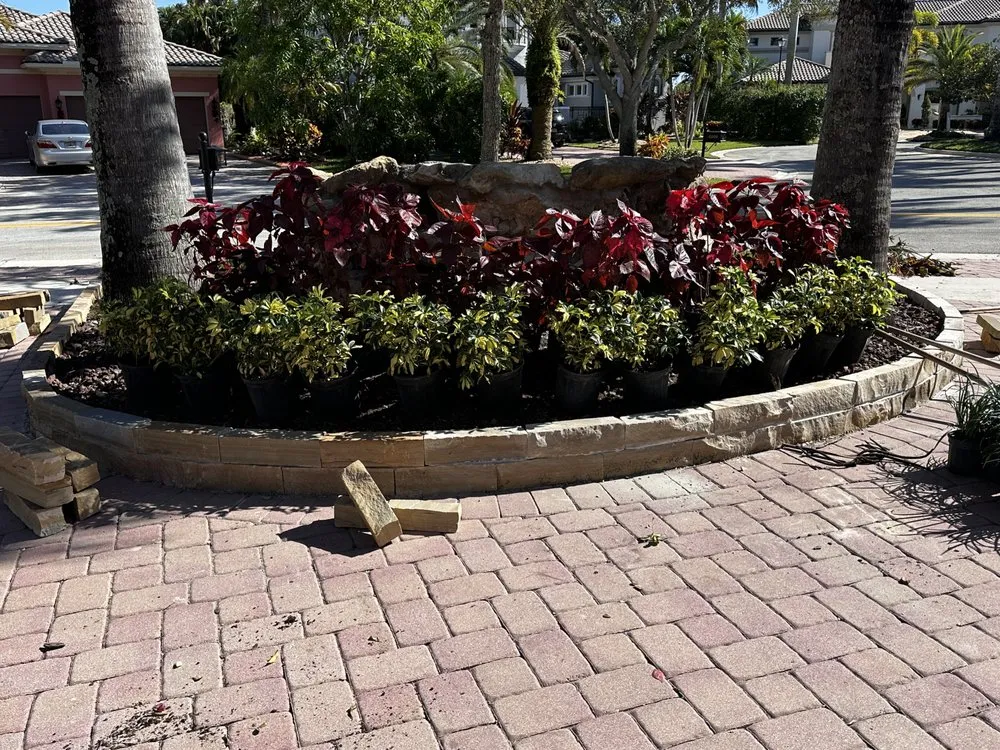 Professional yard maintenance for homes across Fort Lauderdale, FL - Sunview Landscaping & pressure cleaning