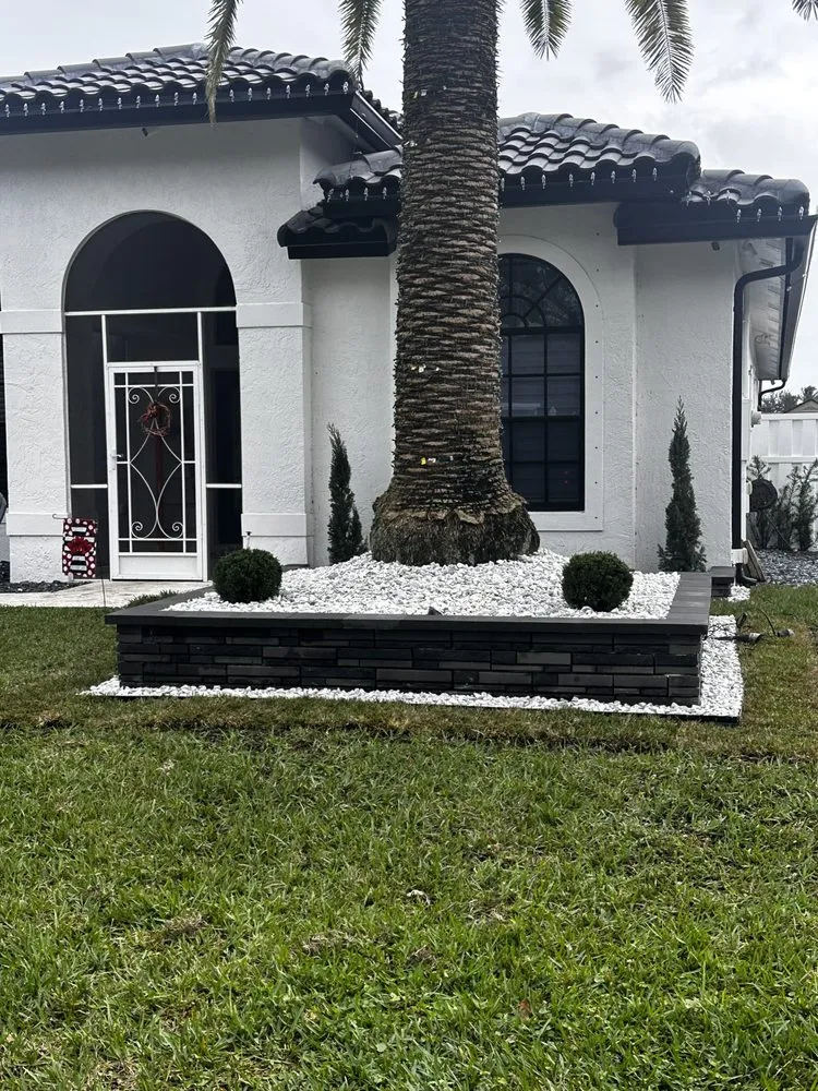 Custom landscape installation for residential properties in Fort Lauderdale, FL by Sunview Landscaping & pressure cleaning