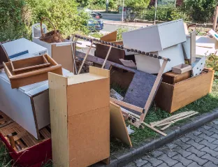 Top-rated yard cleanup service for residential properties in Hampton, VA by Supa Cutz Lawn Care