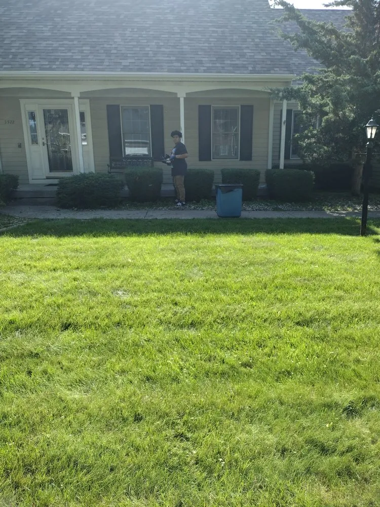 Trusted lawn care service in Davenport, IA - Supafrendz Lawn Care Service