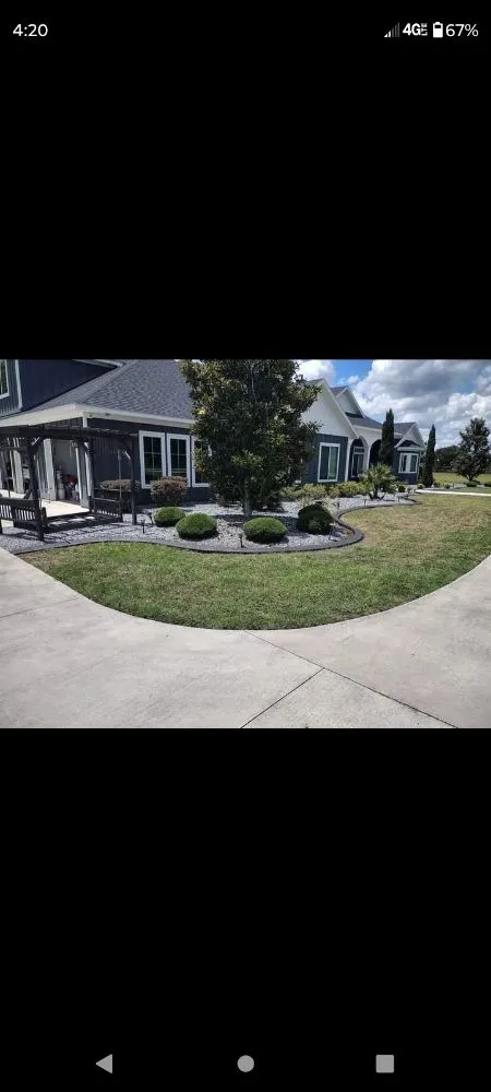 Professional garden landscaping in Murfreesboro, TN by Super Clean Mulch And Out Door Service