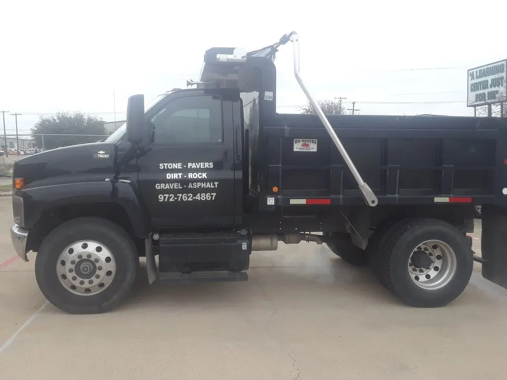 Custom yard cleanup service for year-round maintenance across Irving, TX - Super Grass Landscape