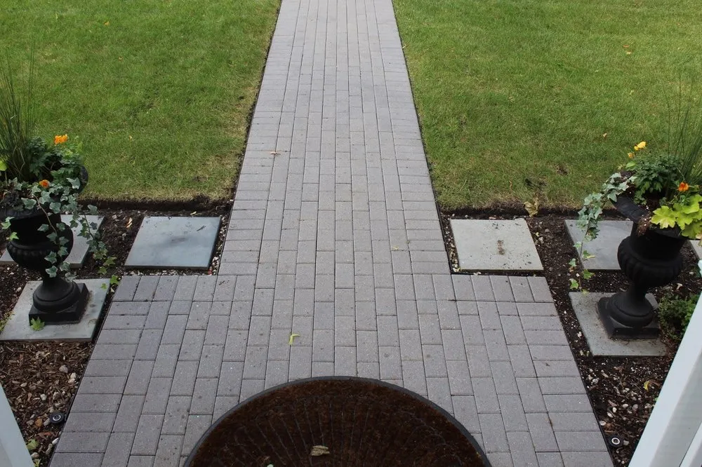 Local lawn mowing service experts serving Darien, IL - Super Pro Landscapes