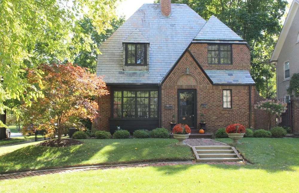 Professional lawn care service for beautiful yards in Darien, IL by Super Pro Landscapes