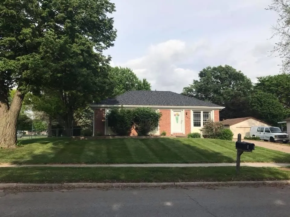 Professional outdoor landscaping in Des Moines, IA - Super Short Mowing